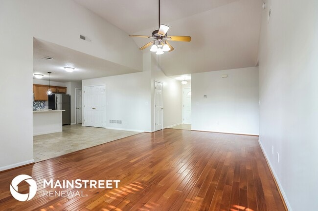 Photo - 3702 SE Adams Dr