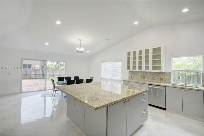 Photo - 210 NE 2nd Ct