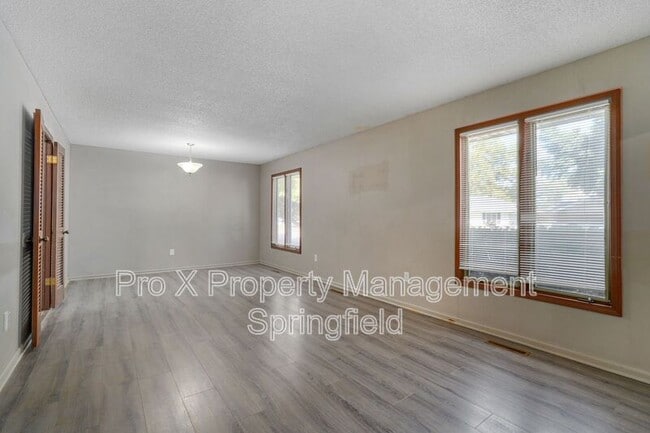 Photo - 5519 S Dollison Ave