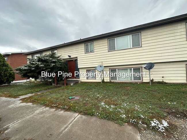 Building Photo - 1440 Alice Ave Unit 8 Rental
