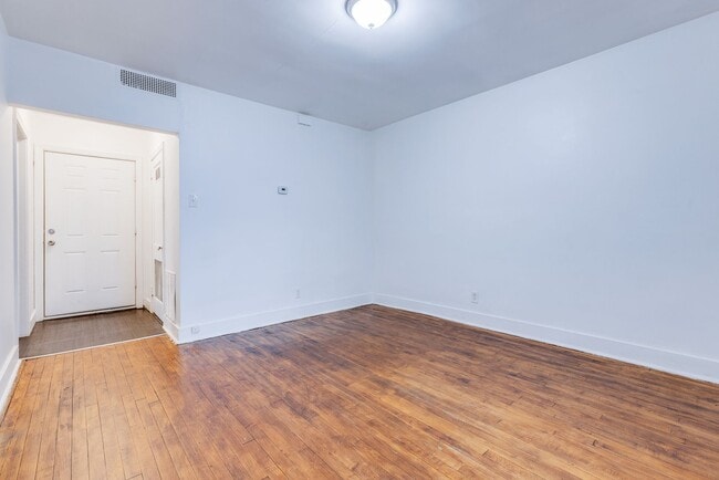 Photo - 757 E Warrington Ave Unit Apt 4