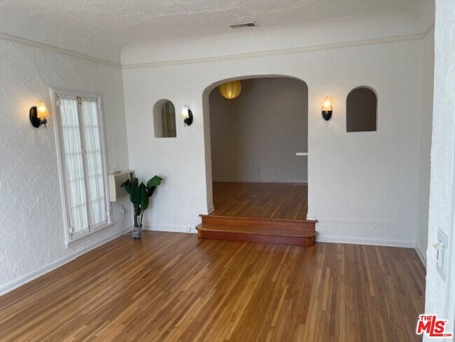 Photo - 642 1/2 Maltman Ave