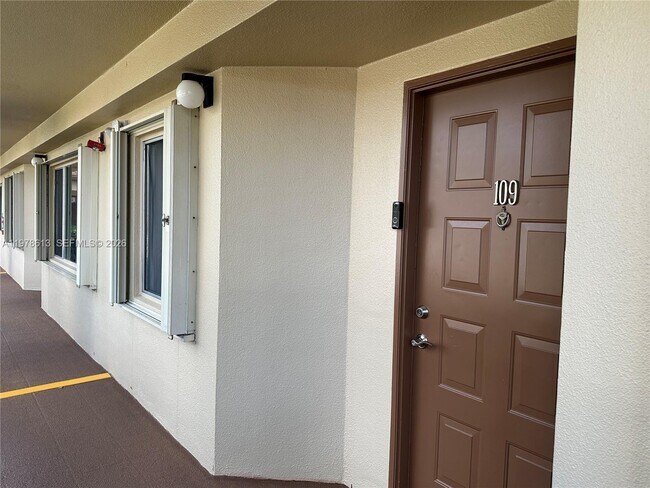 Photo - 901 SW 141st Ave Unit 109M