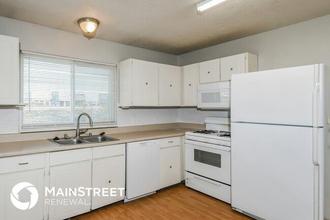 Photo - 1716 Springhill Dr