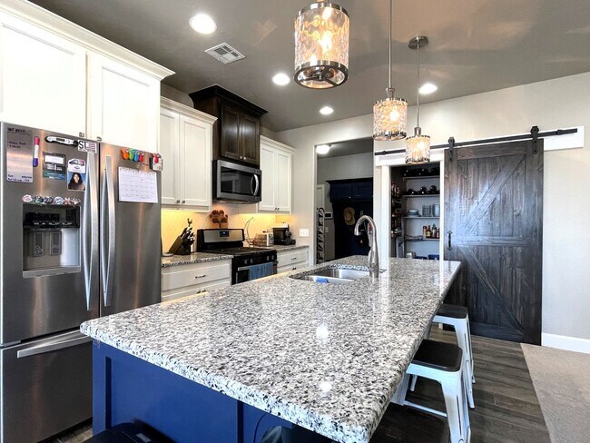 Photo - 2800 Pebble Creek St