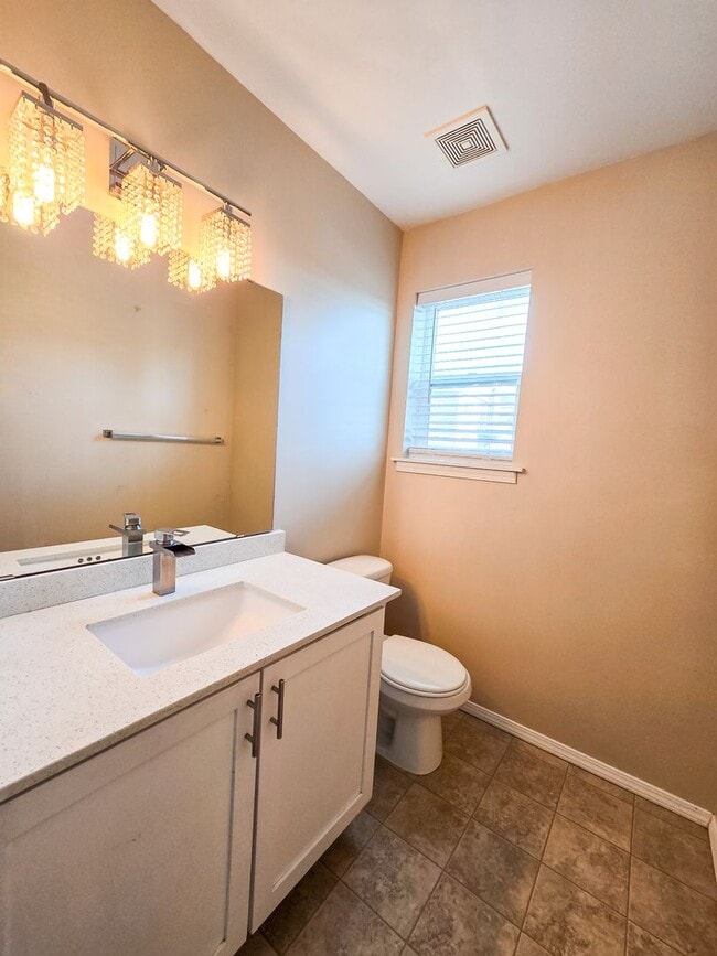Photo - Broadway Area 3Bd/3.5Ba Townhouse!