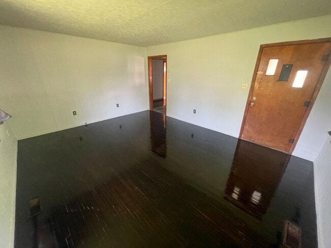 Photo - 100 N Lane St