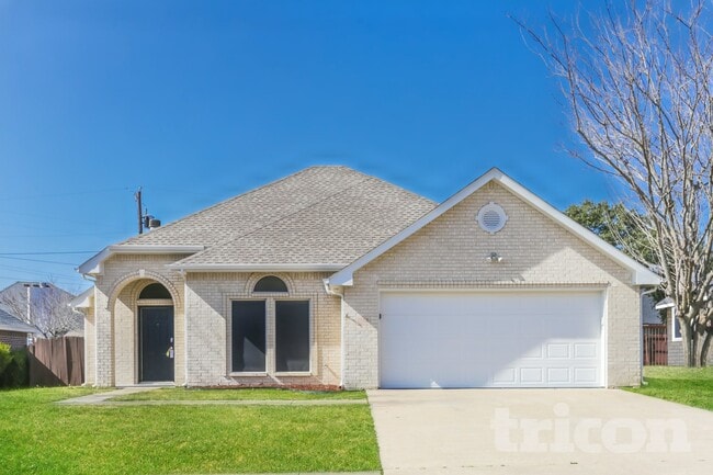 Building Photo - 1508 Manitoba Ln