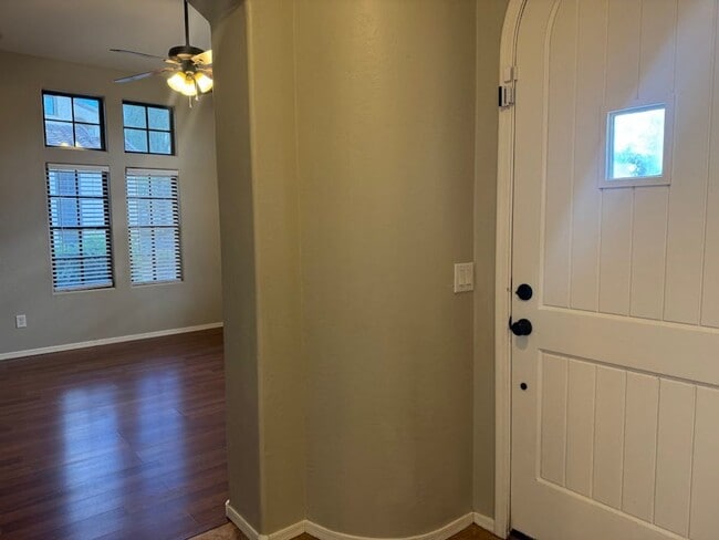 Photo - Gated Phoenix Gem with Community Pool and Spacious Kitchen