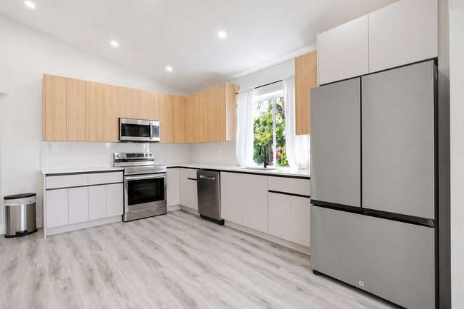 Photo - 113 SE 8th Ave