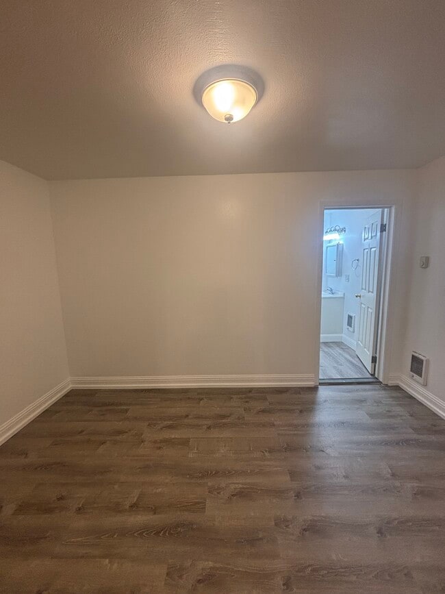 master bedroom - 1700 California Ave S Unit Apt. #3