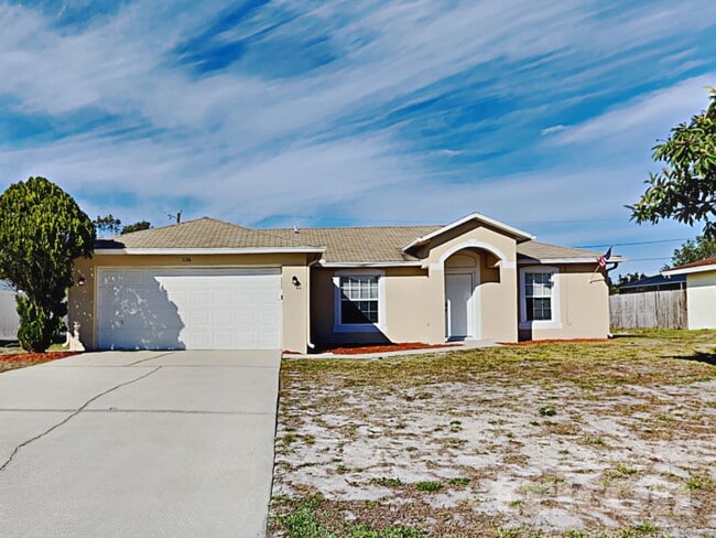 Photo - 1194 Algoma St