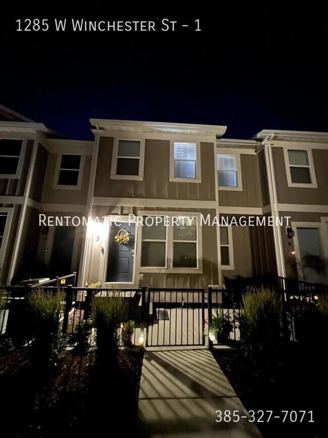 Photo - 1285 W Winchester St Townhome