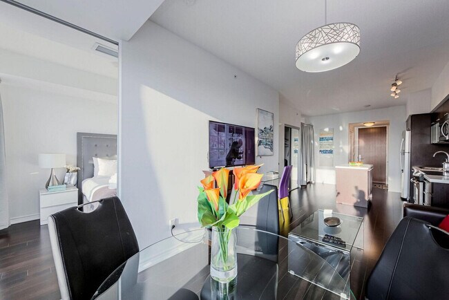 Photo - 386 Yonge St Unit SI ID1502597P