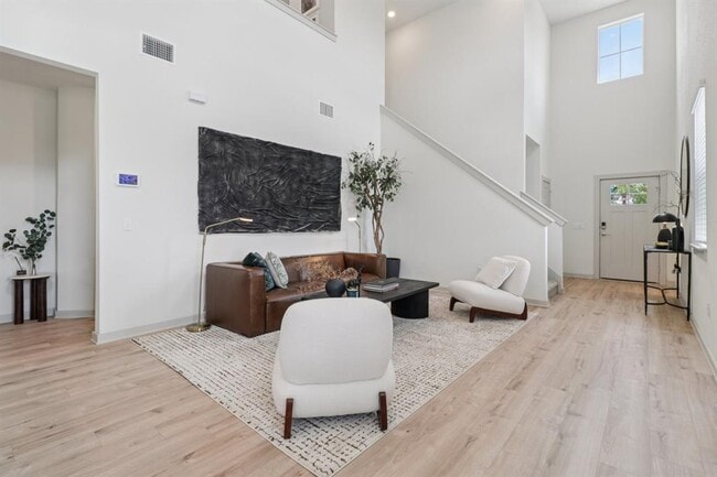 Photo - 220 Merrick Rd