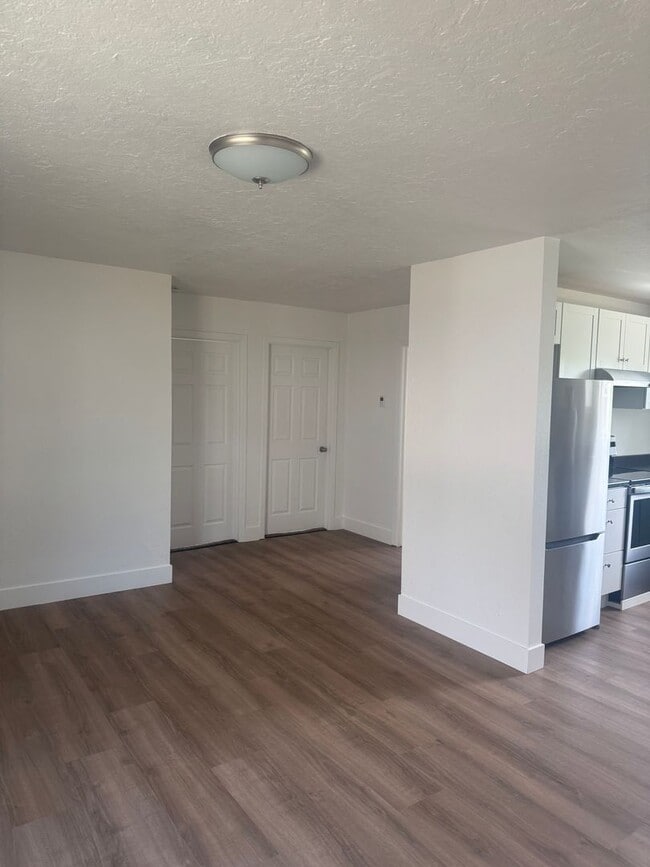 NEWLY REMODELED 3 BED/1 BATH IN SOUTH REDDING - NEWLY REMODELED 3 BED/1 BATH IN SOUTH REDDING House