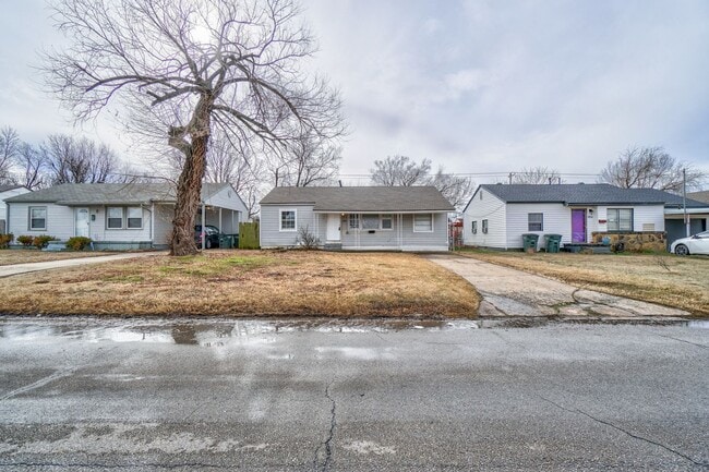 Photo - 3 Bed 1 Bath in Del City!