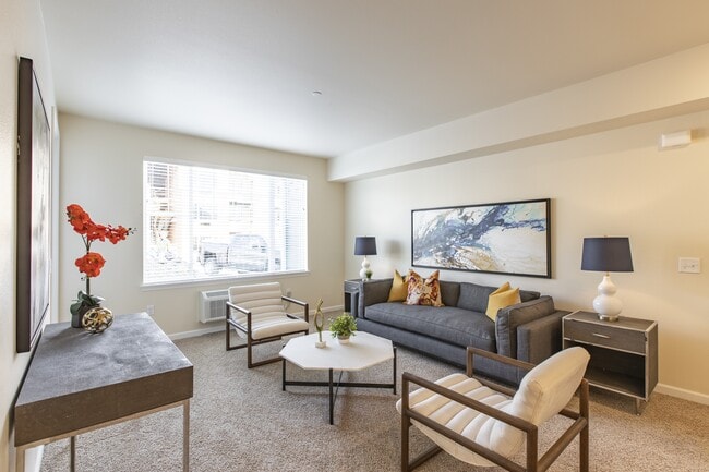600 Riverside
