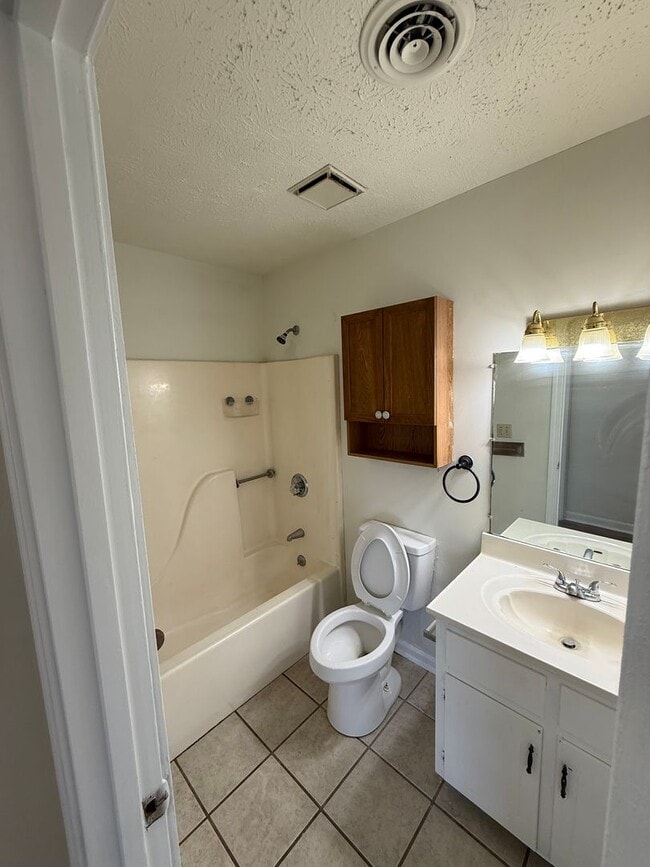 Photo - 2 bed 1 bath duplex in Bogart, just outside of Athens