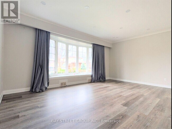 Photo - 8 Storey Crescent