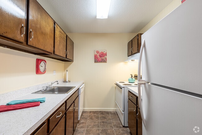 2BR, 1BA - Kitchen