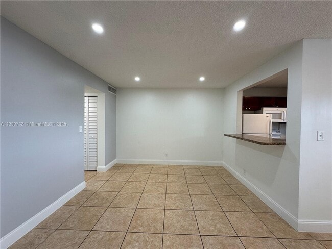 Photo - 5661 SW 36th Ct Unidad 203