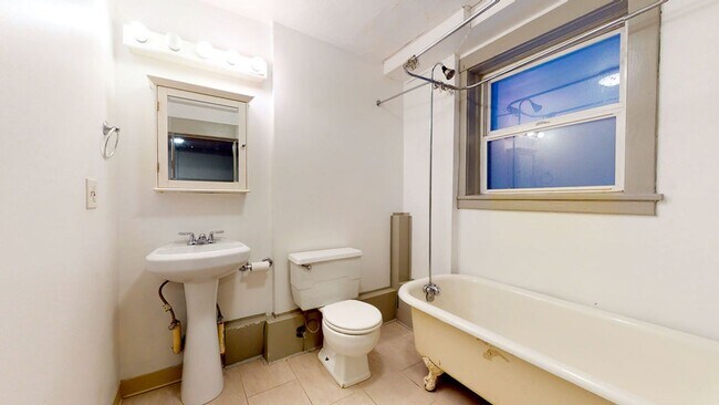 Photo - Uptowner Apartments
