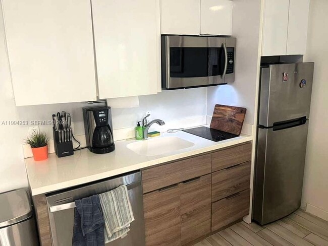 Photo - 1560 Meridian Ave Unidad 103