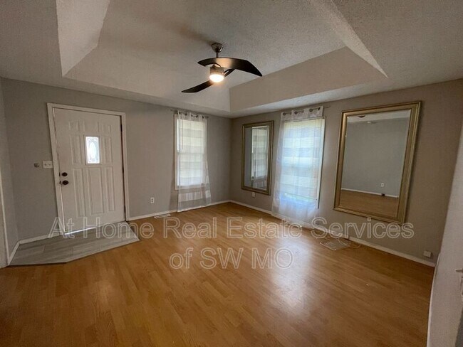 Photo - 618 W Harrison St