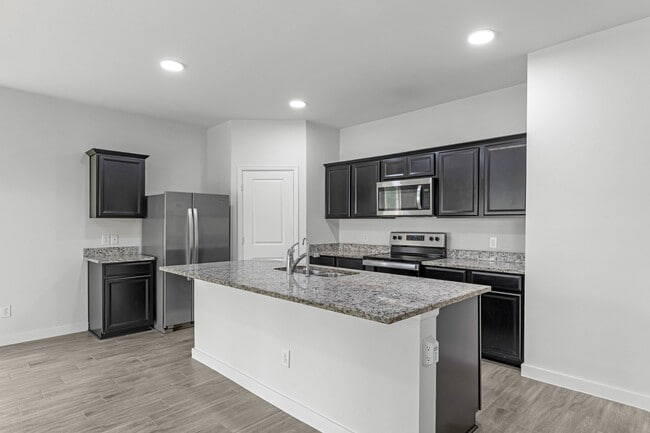 Building Photo - 7226 Greenford Vlg Wy Rental