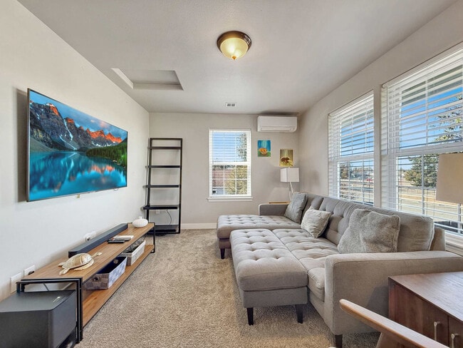 Photo - 237 W Alder St Unit ID1336271P