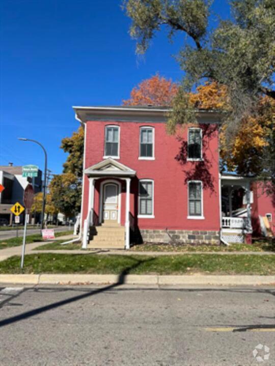 Building Photo - 218 Ferris St Rental