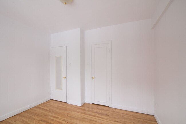 Photo - 10 Rosemount Unit 210
