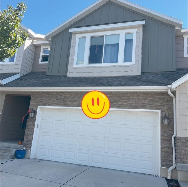 Building Photo - 4104 N Fremont Dr