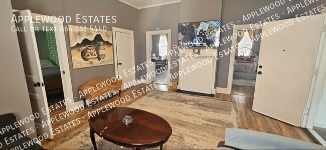 Photo - 115 Larch Cir
