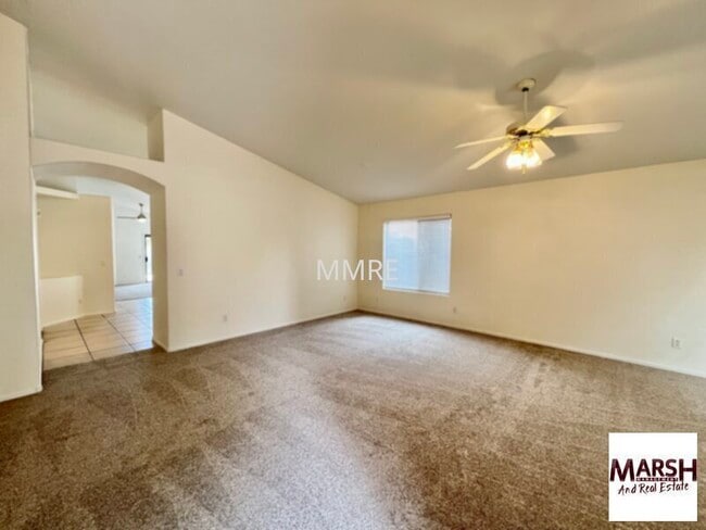 Photo - 4 bedrooms with lots of living space in Chandler!