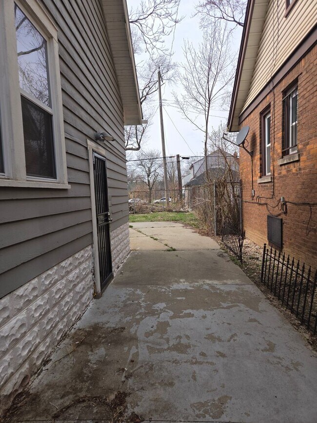 Photo - Three Bedroom Open Floorplan