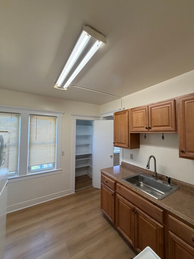 Photo - 304 Queen Anne Rd
