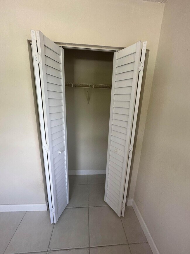 Photo - 422 Caroline Ave