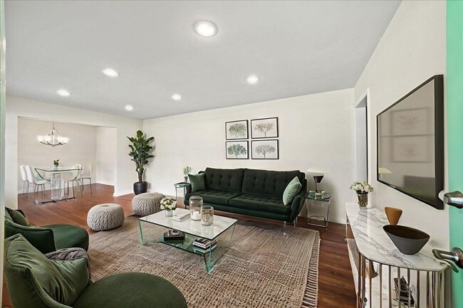 Photo - 2038 S Akin Dr