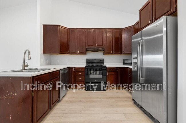 Photo - 439 E 2000 S St