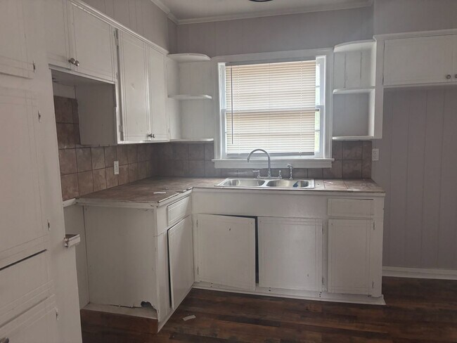 Photo - 245 Sykes Rd