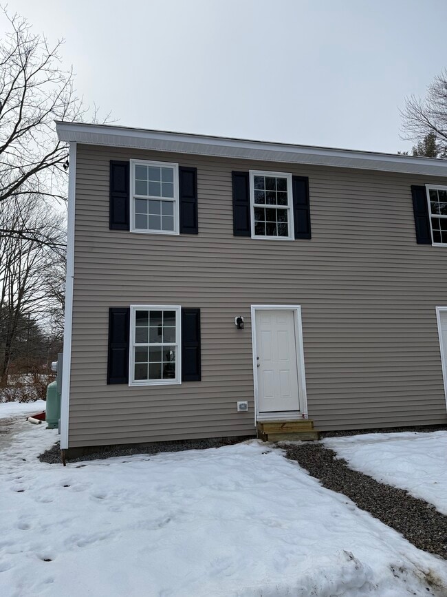 Building Photo - 64 Gary Rd Unit 64A