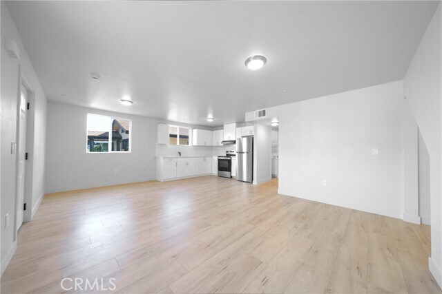 236 W 84th Pl