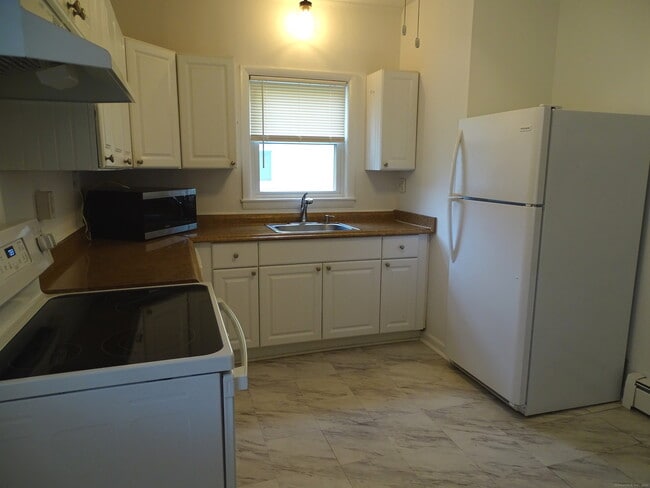 Photo - 146 Montowese St Unit Apt A