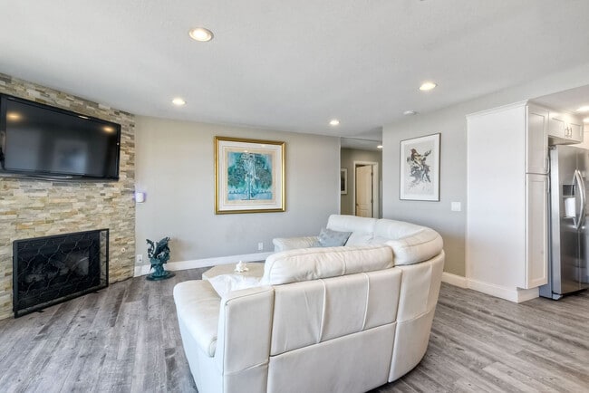 Building Photo - 1445 S Pacific St Unit ID1248651P Rental