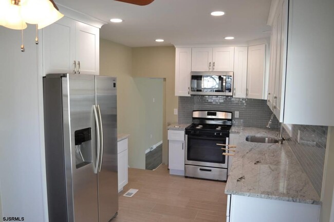 Photo - 321 Dogwood Ave