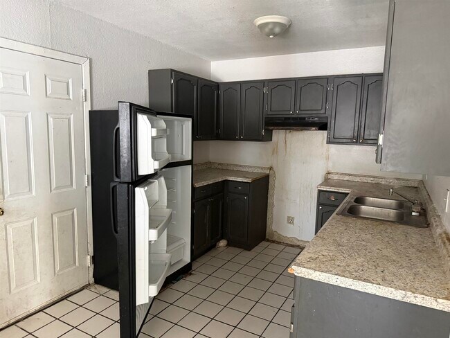 Photo - 2218 E Price St