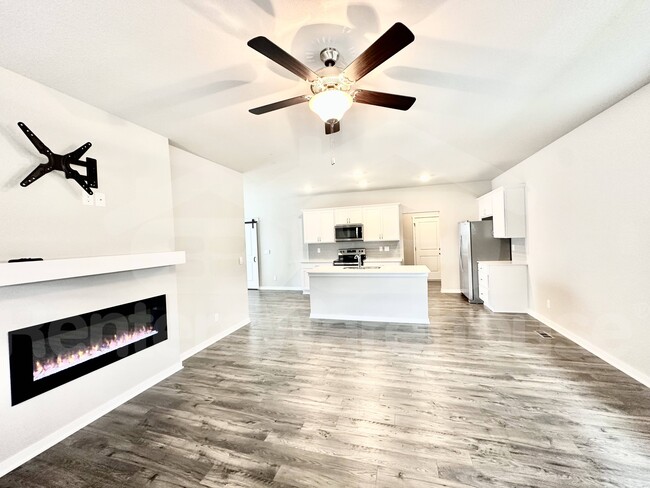 Photo - 2310 SW Plaza Pkwy