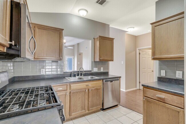Photo - 1512 Sundance Dr